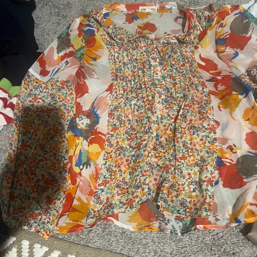 Hope Springs medium‎ floral blouse